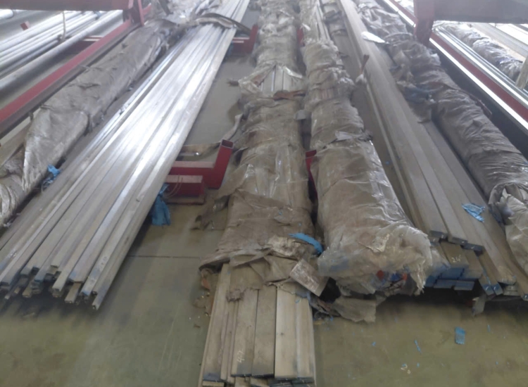 THANH LA ĐÚC 304 SỌC XƯỚC : 60 x 3.0 x 4000/6000MM/HL- LẬP LÀ INOX- Stainless Steel Bar Flat