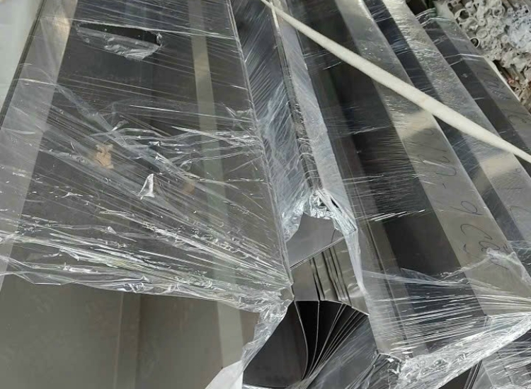 GIA CÔNG MÁNG XỐI INOX