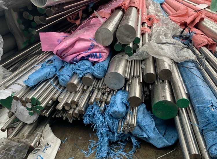 LÁP TRÒN ĐẶC 304- PHI 180|STAINLESS STEEL 304 ROUND BAR , Diameter 180mm