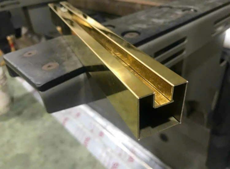  NẸP TRANG TRÍ CHỮ U- INOX MÀU